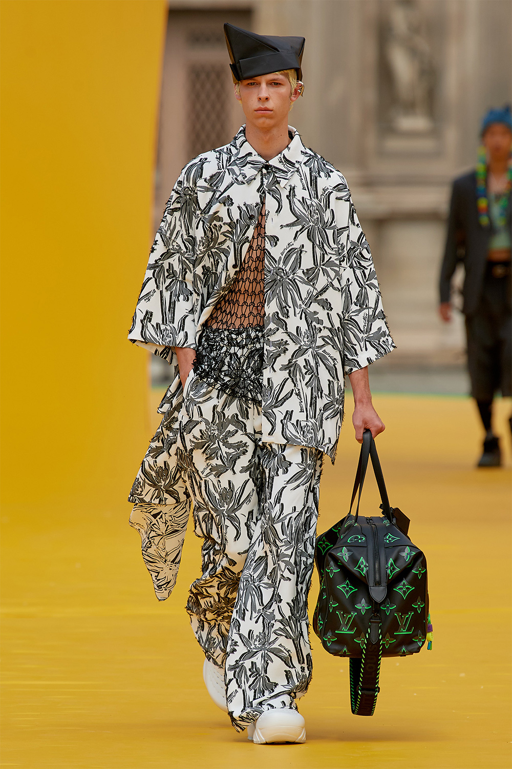 Виржил Аблогийн дурсгалд: Louis Vuitton брэндийн хавар-зун 2023 цуглуулга (фото 23)