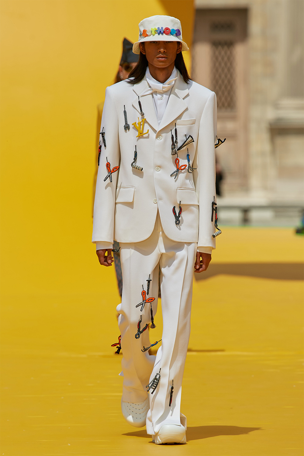 Виржил Аблогийн дурсгалд: Louis Vuitton брэндийн хавар-зун 2023 цуглуулга (фото 48)