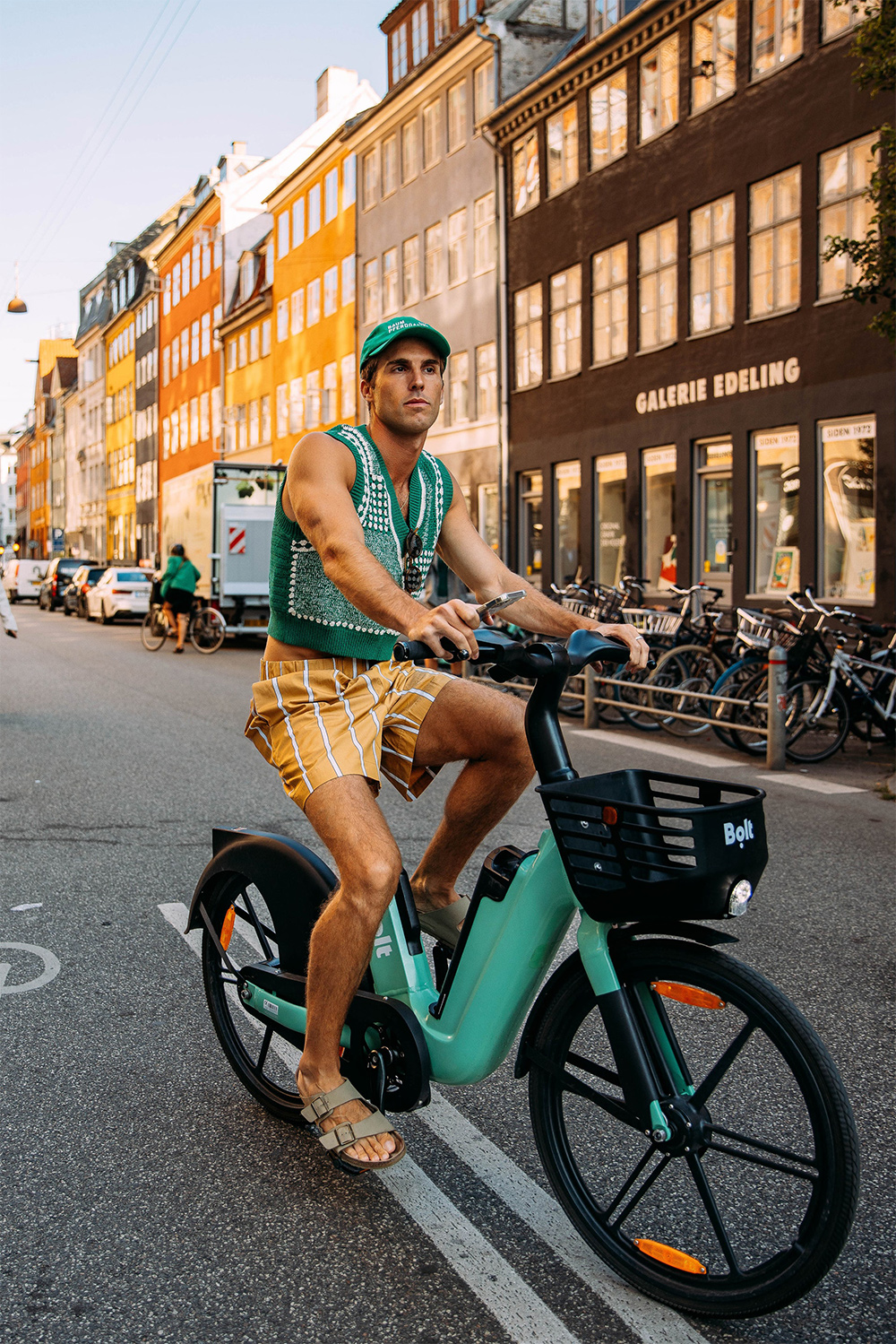 Street style дуран: Копенхагены загварын долоо хоног, хавар-зун 2023 (фото 57)
