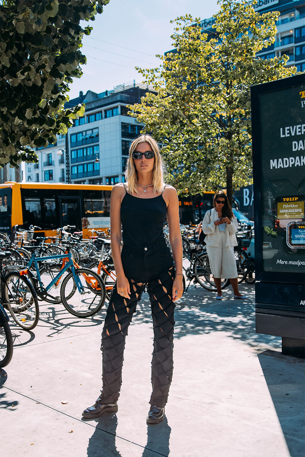 Street style дуран: Копенхагены загварын долоо хоног, хавар-зун 2023 (фото 25)