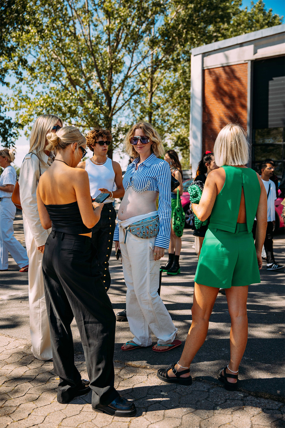 Street style дуран: Копенхагены загварын долоо хоног, хавар-зун 2023 (фото 19)