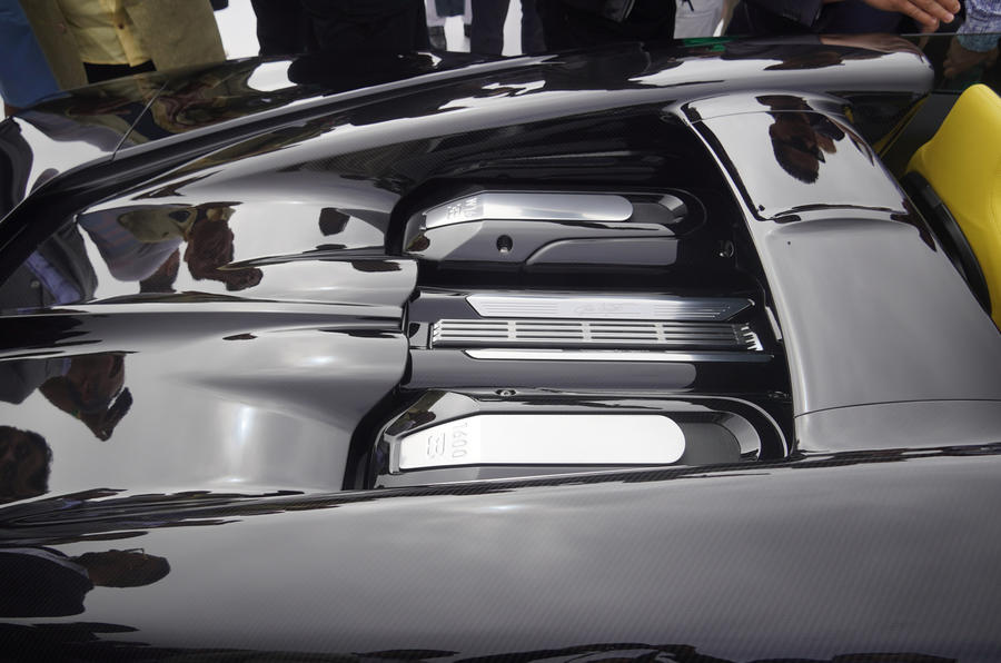 Bugatti 16 тэрбум төгрөгийн үнэтэй цоо шинэ загвараа танилцууллаа (фото 2)