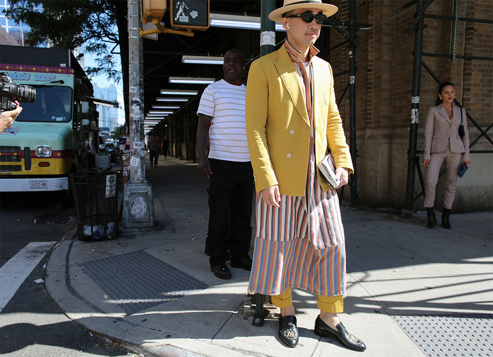 Нью-Йоркийн загварын долоо хоног эхэллээ: Шилдэг street style төрхүүд (фото 25)
