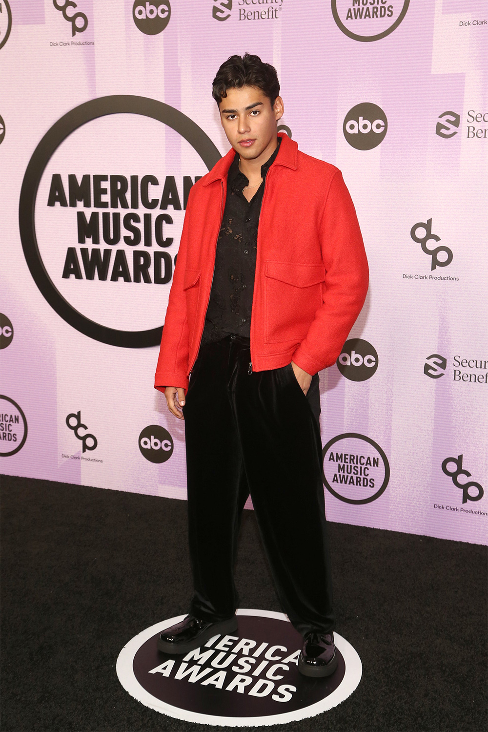 American Music Awards 2022: Улаан хивсний зочид (фото 36)
