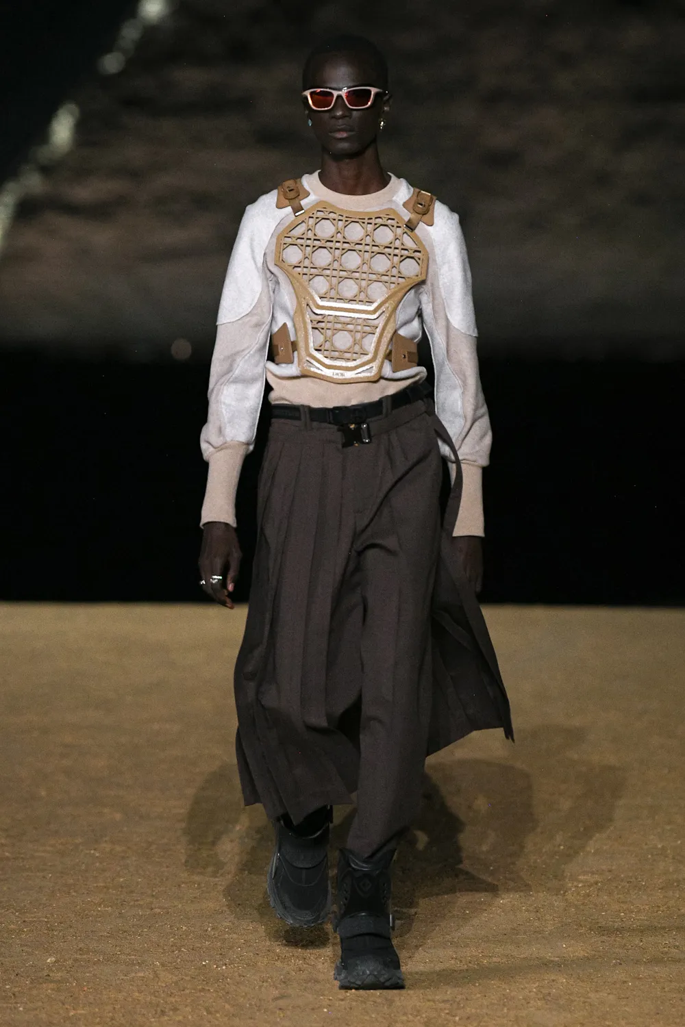 Египетийн пирамид дунд болсон Dior брэндийн загварын шоу (фото 12)
