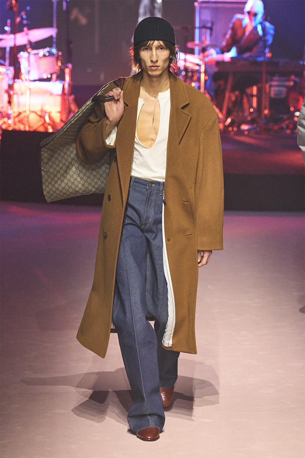 Алессандро Микеле ажлаа хүлээлгэн өгсний дараах Gucci брэндийн анхны цуглуулга (фото 7)
