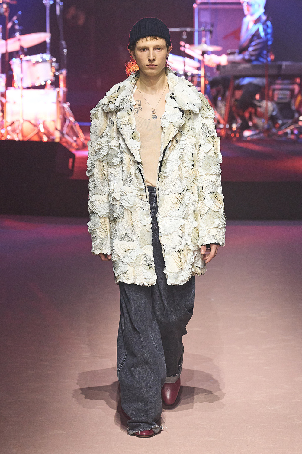 Алессандро Микеле ажлаа хүлээлгэн өгсний дараах Gucci брэндийн анхны цуглуулга (фото 17)