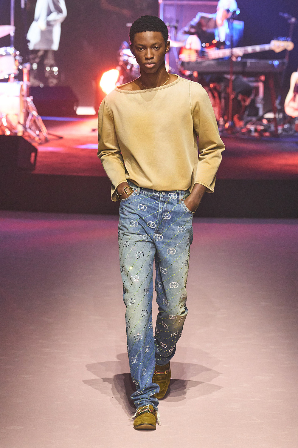 Алессандро Микеле ажлаа хүлээлгэн өгсний дараах Gucci брэндийн анхны цуглуулга (фото 41)