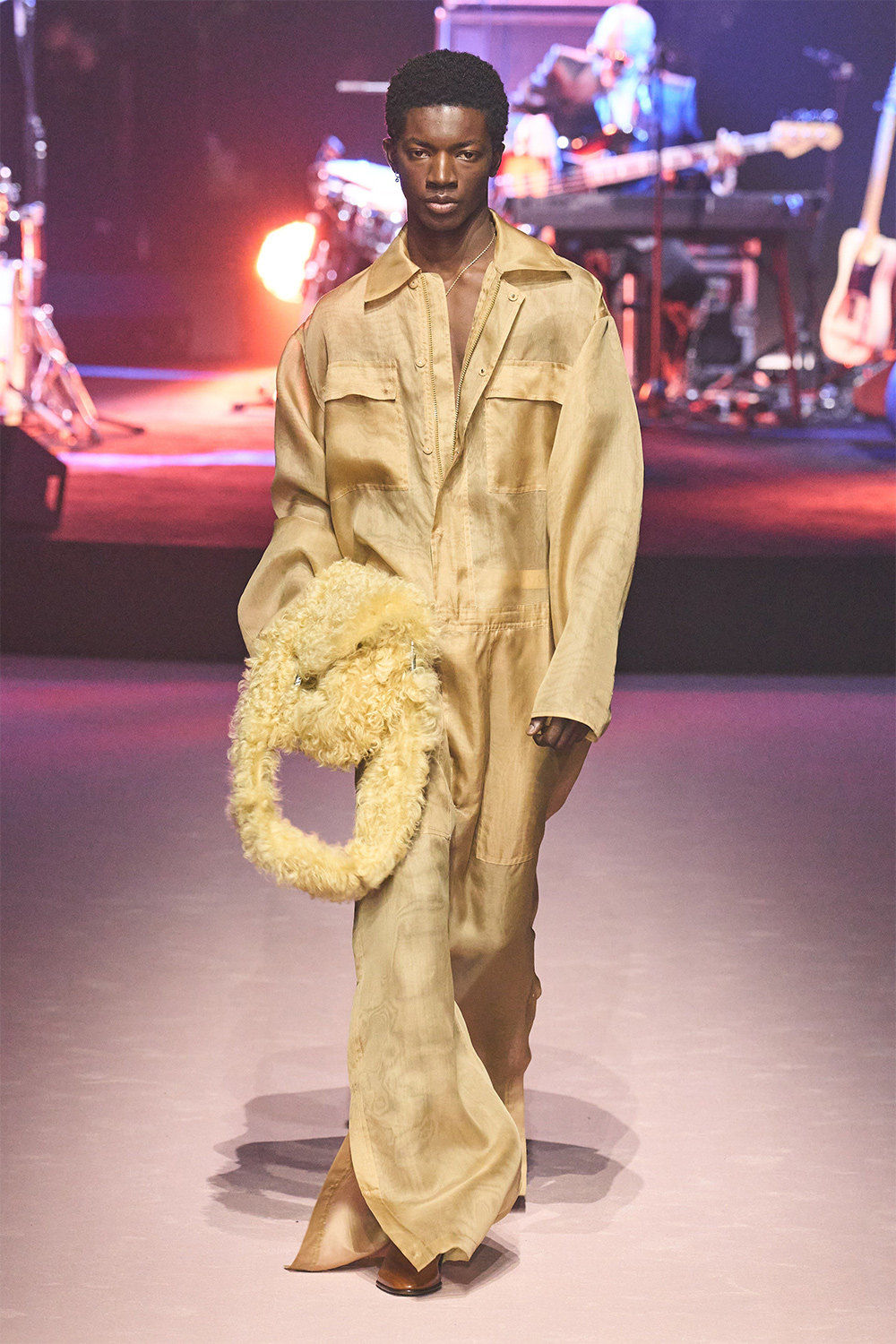 Алессандро Микеле ажлаа хүлээлгэн өгсний дараах Gucci брэндийн анхны цуглуулга (фото 45)