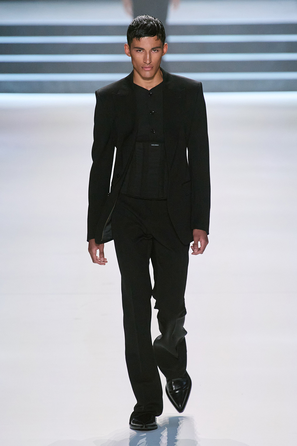 Эрчүүд корсет өмсөж болно: Dolce & Gabbana намар-өвөл 2023 цуглуулга (фото 1)