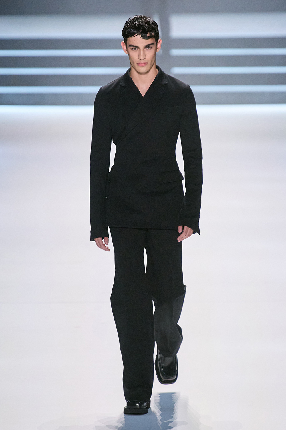Эрчүүд корсет өмсөж болно: Dolce & Gabbana намар-өвөл 2023 цуглуулга (фото 5)