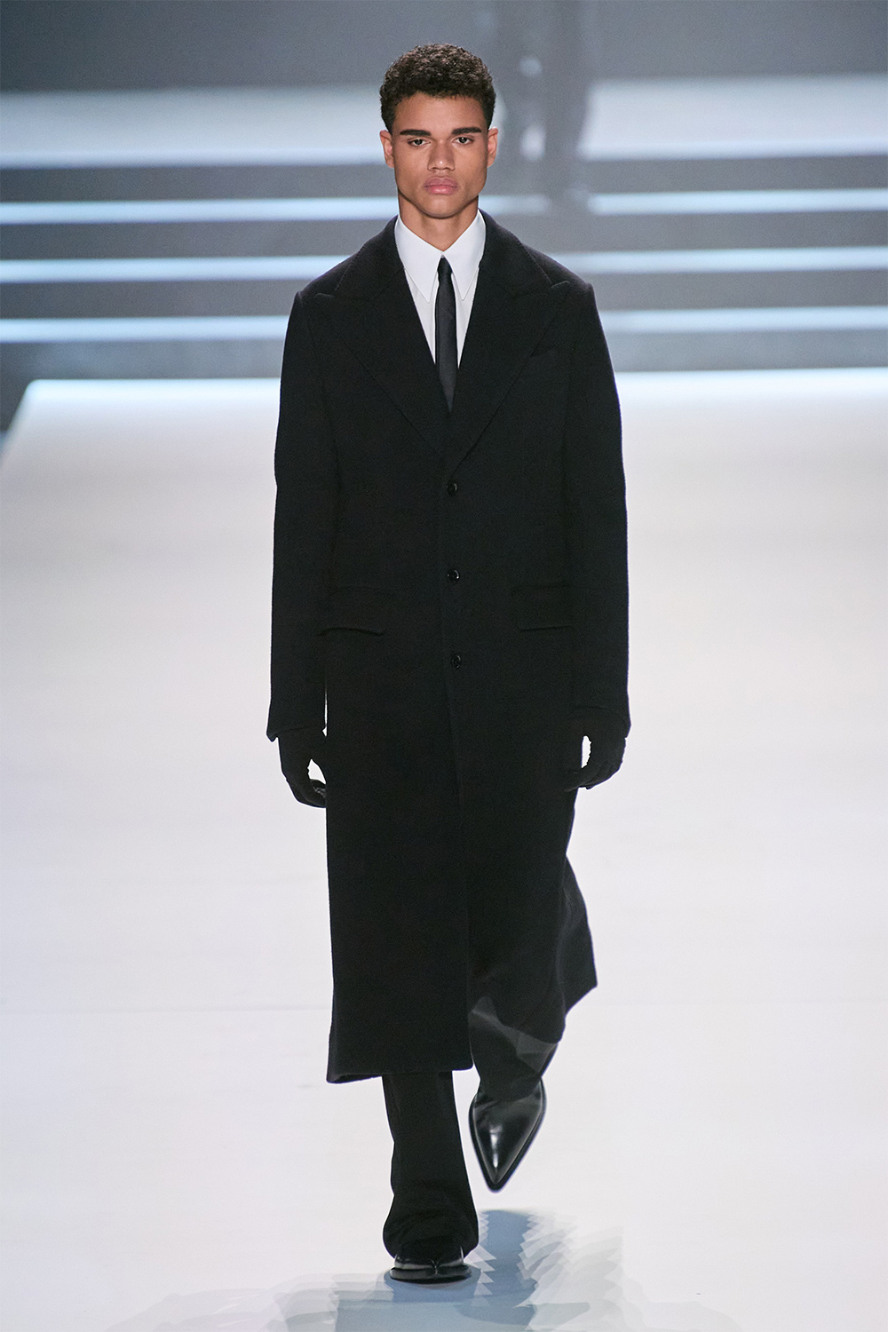 Эрчүүд корсет өмсөж болно: Dolce & Gabbana намар-өвөл 2023 цуглуулга (фото 7)