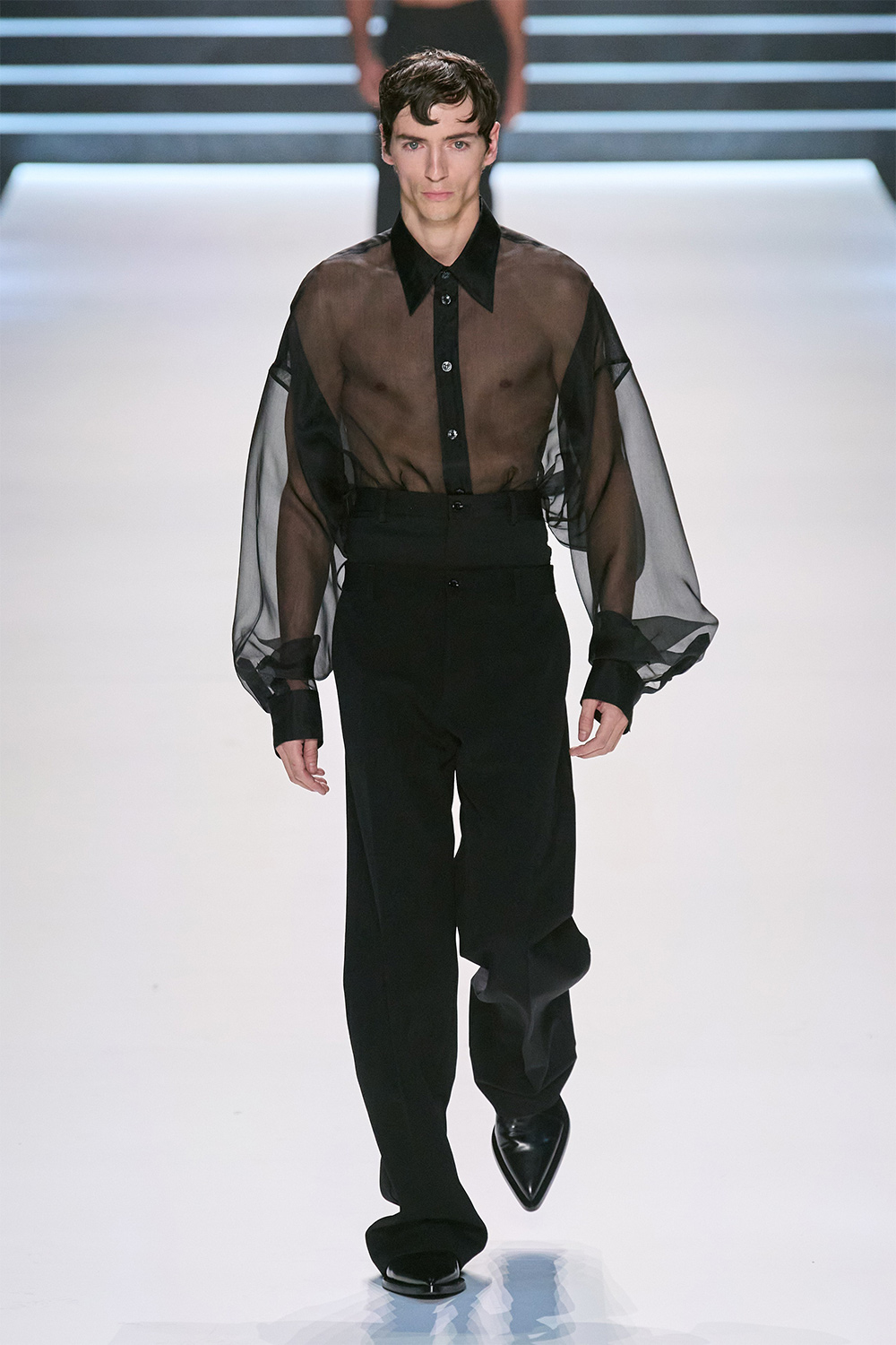 Эрчүүд корсет өмсөж болно: Dolce & Gabbana намар-өвөл 2023 цуглуулга (фото 26)