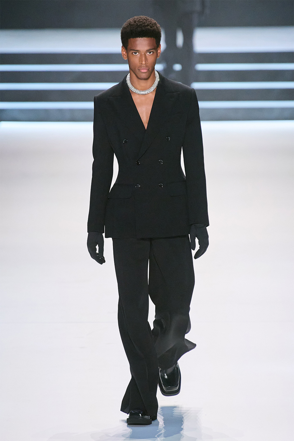Эрчүүд корсет өмсөж болно: Dolce & Gabbana намар-өвөл 2023 цуглуулга (фото 28)