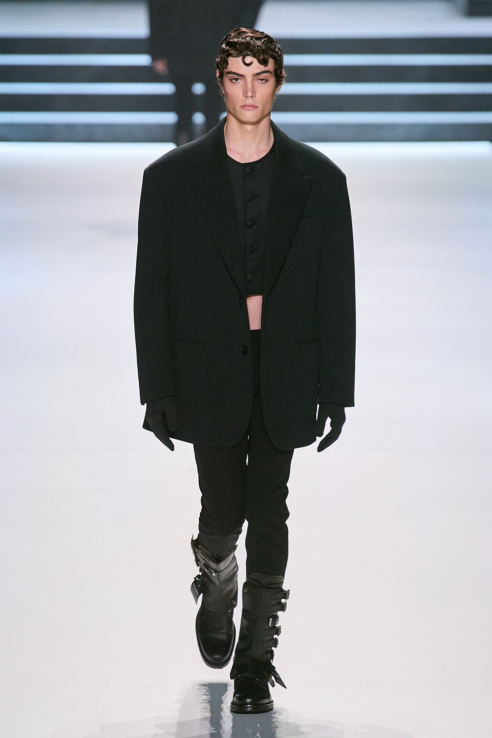 Эрчүүд корсет өмсөж болно: Dolce & Gabbana намар-өвөл 2023 цуглуулга (фото 39)