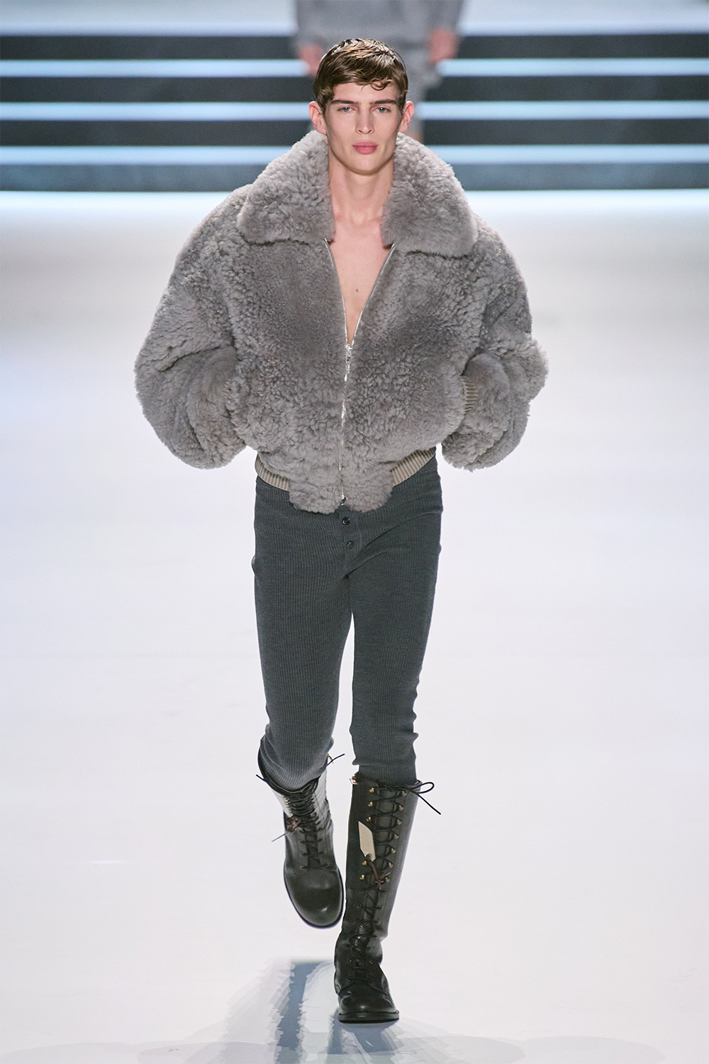 Эрчүүд корсет өмсөж болно: Dolce & Gabbana намар-өвөл 2023 цуглуулга (фото 42)