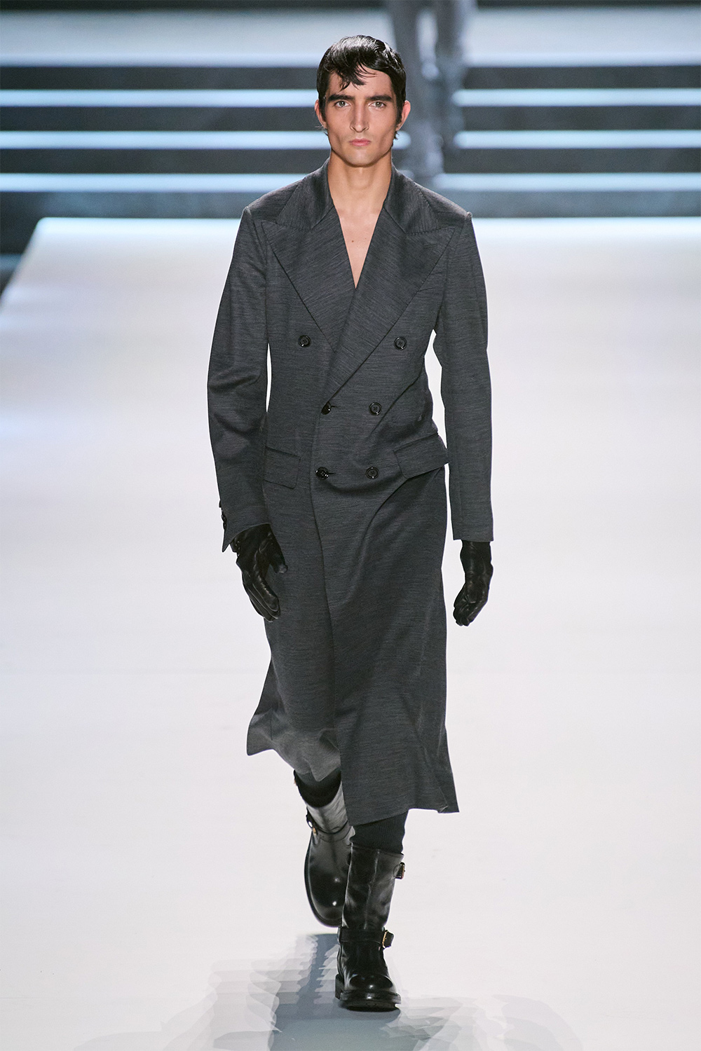 Эрчүүд корсет өмсөж болно: Dolce & Gabbana намар-өвөл 2023 цуглуулга (фото 51)
