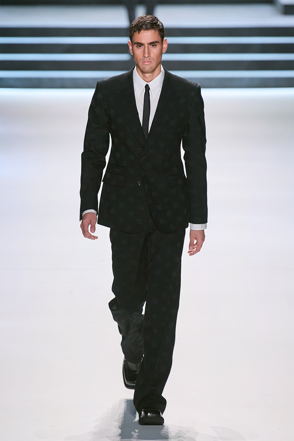 Эрчүүд корсет өмсөж болно: Dolce & Gabbana намар-өвөл 2023 цуглуулга (фото 61)
