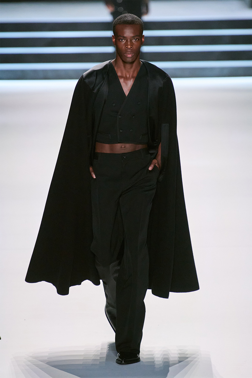 Эрчүүд корсет өмсөж болно: Dolce & Gabbana намар-өвөл 2023 цуглуулга (фото 73)