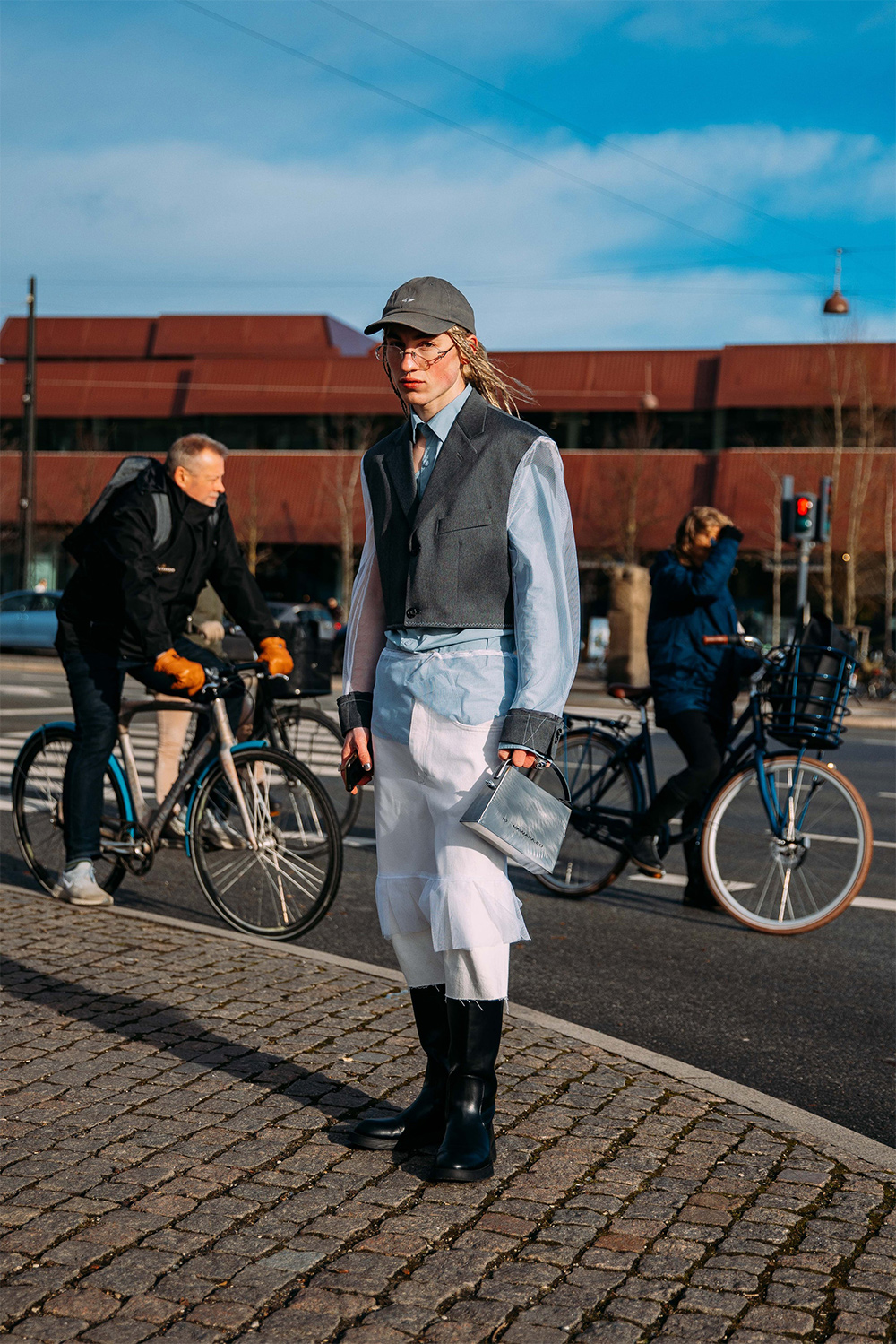 Копенхагены гудамжаар: Загварлаг street style төрхүүд камерын дуранд (фото 14)