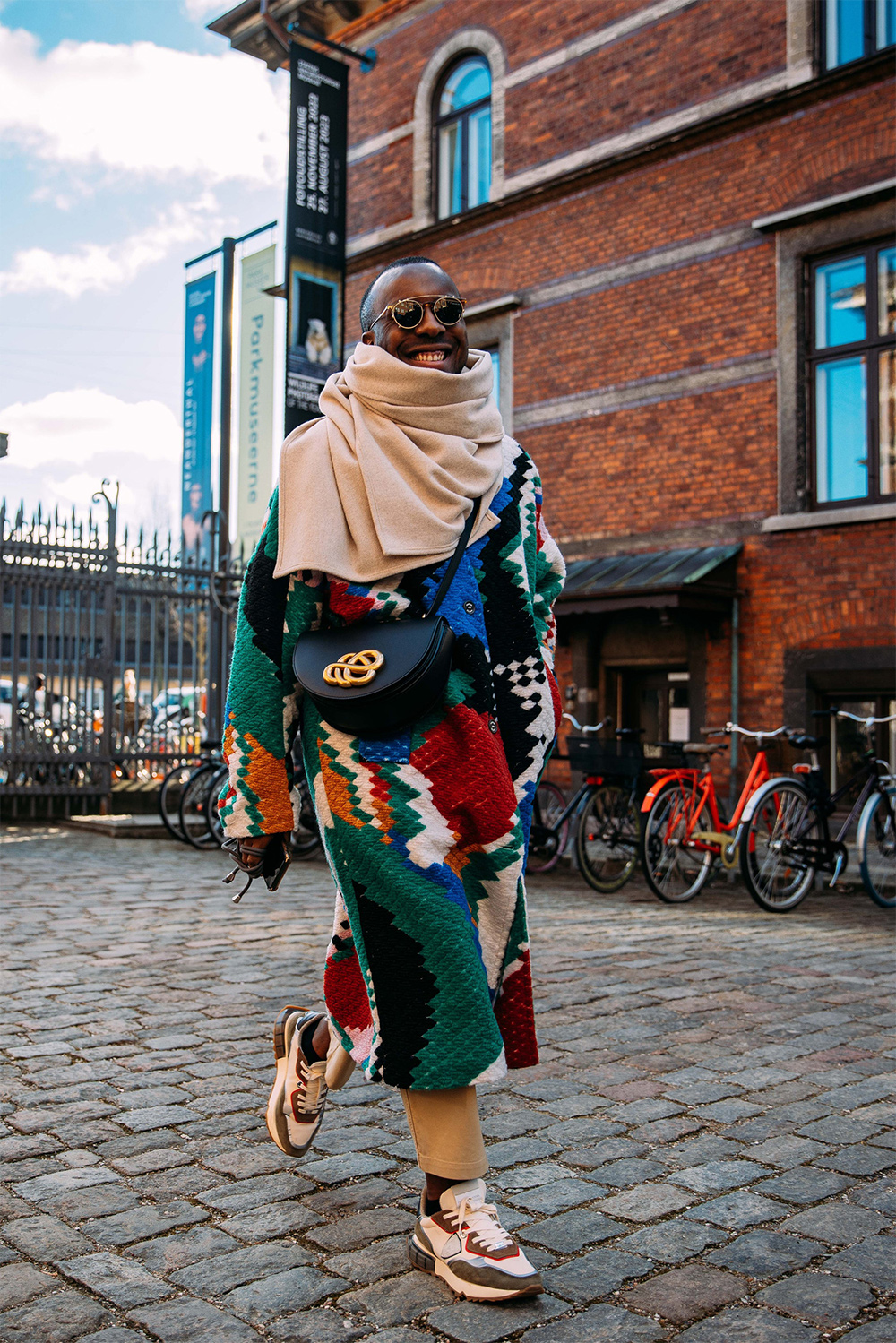 Копенхагены гудамжаар: Загварлаг street style төрхүүд камерын дуранд (фото 36)