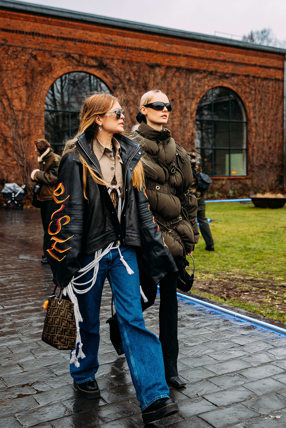 Копенхагены гудамжаар: Загварлаг street style төрхүүд камерын дуранд (фото 24)