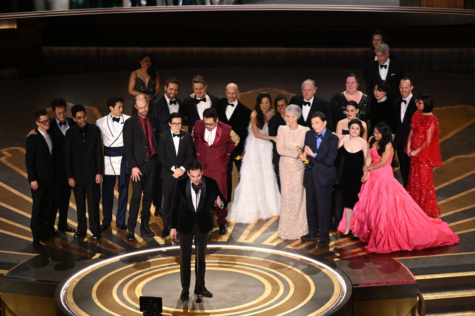 2023 оны Оскарын шагнал гардуулах ёслолын ялагчид тодорлоо (фото 1)