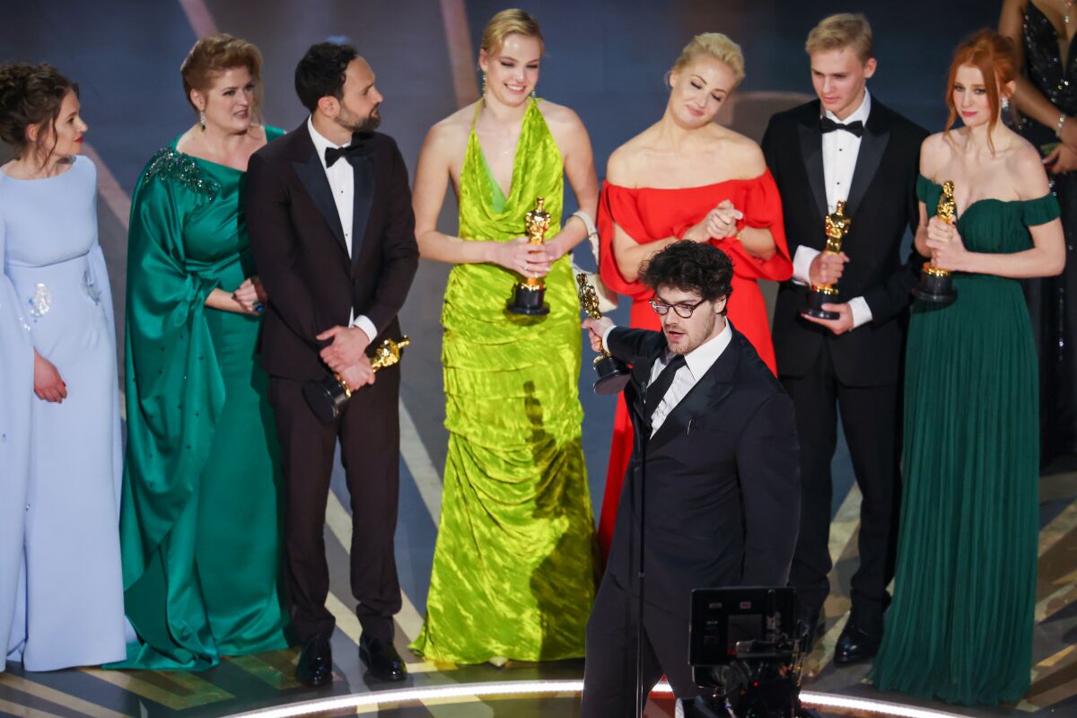 2023 оны Оскарын шагнал гардуулах ёслолын ялагчид тодорлоо (фото 11)