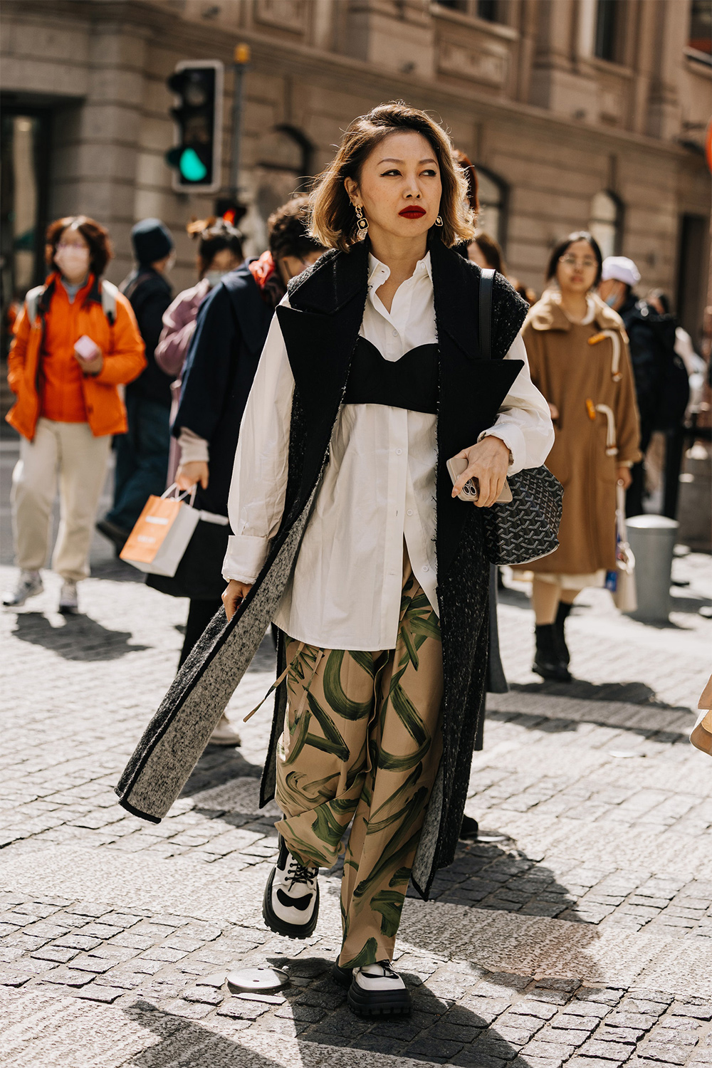 Шанхай хотын залуучууд яаж хувцасладаг вэ?: Шилдэг street style төрхүүд (фото 37)