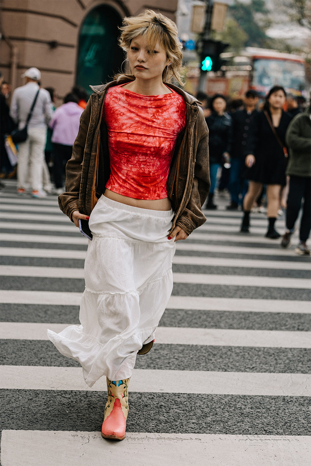 Шанхай хотын залуучууд яаж хувцасладаг вэ?: Шилдэг street style төрхүүд (фото 44)