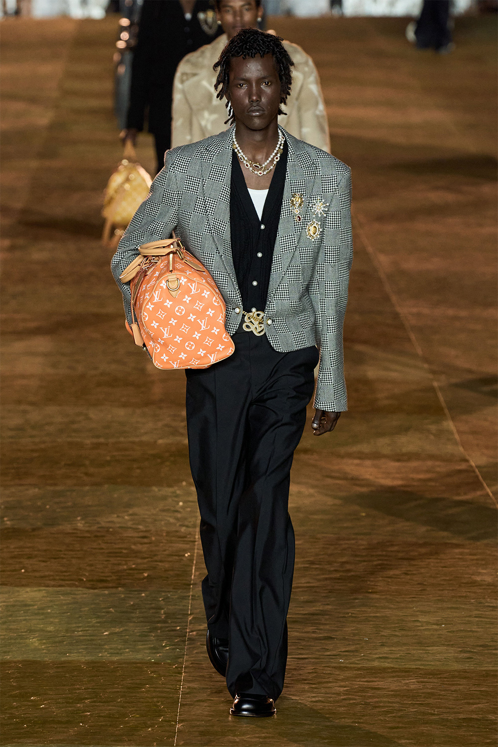 Фаррелл Уильямс Louis Vuitton-ы шинэ бүтээлч захирлын хувиар анхны цуглуулгаа толилууллаа (фото 78)