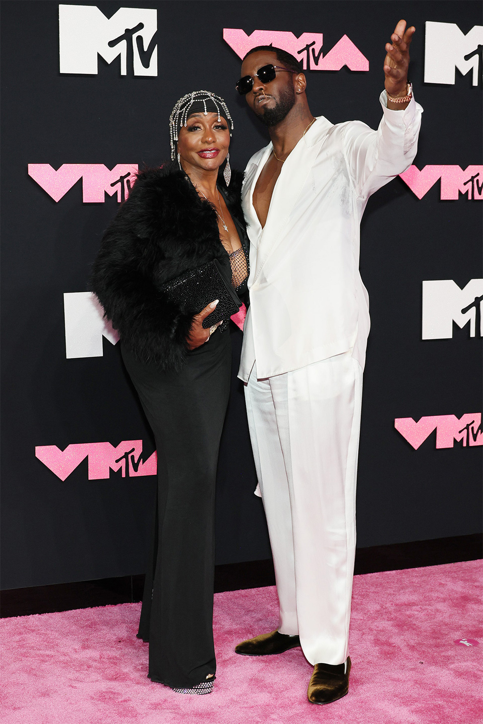 MTV VMA 2023: Улаан хивсний шилдэг төрхүүд (фото 54)