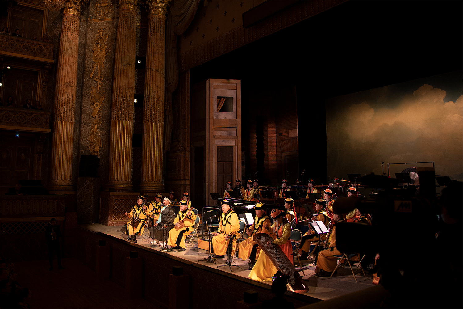 Улсын Филармонийн Морин Хуурын Чуулга Версалийн хааны ордны дуурийн театрт тоглолоо (фото 8)