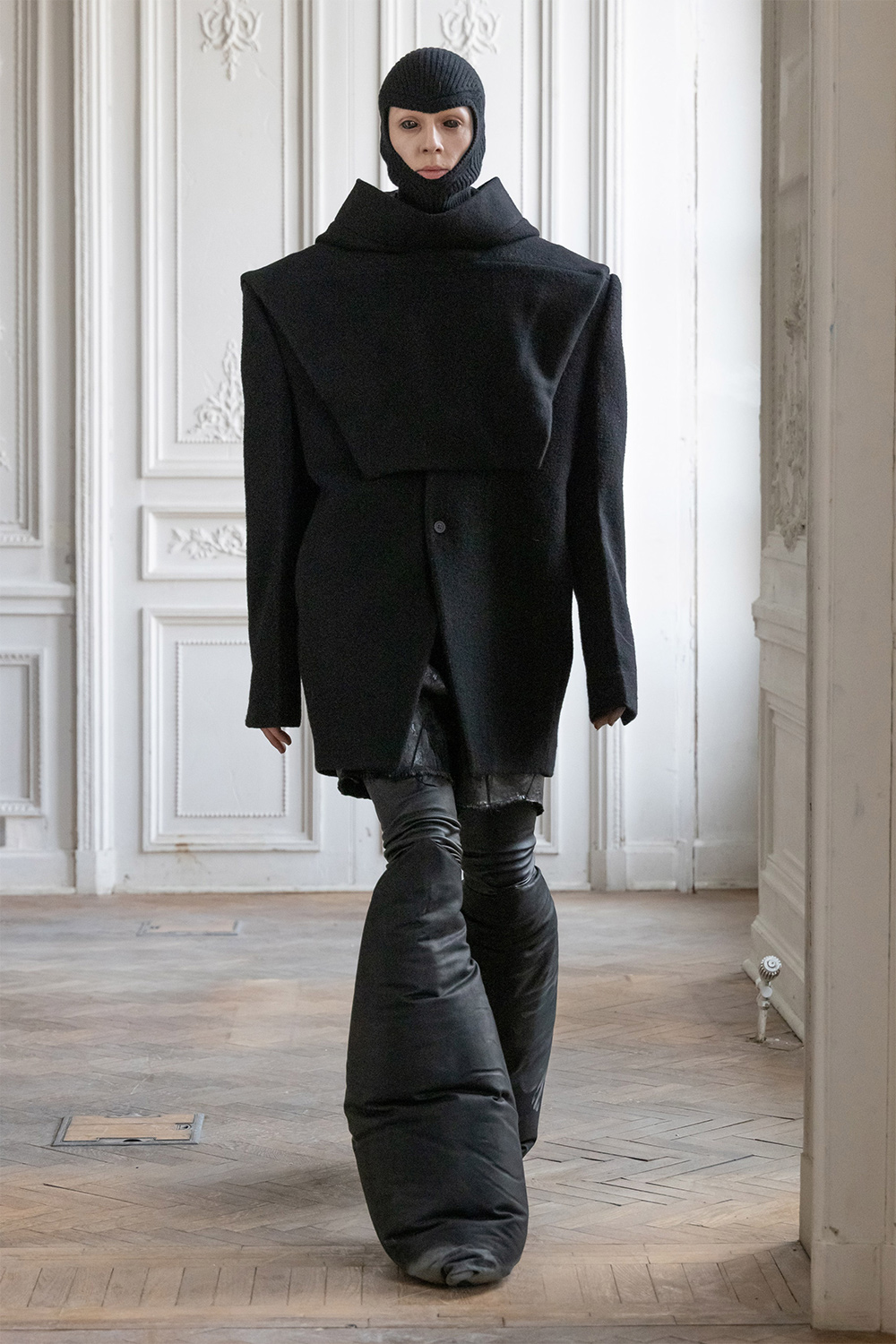 Хиймэл оюун ухаанаар бүтээгдсэн мэт Rick Owens брэндийн цуглуулга (фото 40)