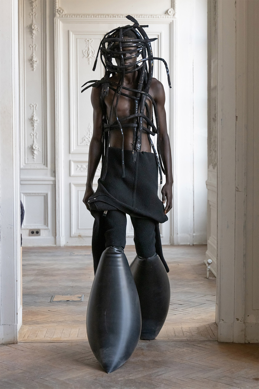 Хиймэл оюун ухаанаар бүтээгдсэн мэт Rick Owens брэндийн цуглуулга (фото 47)