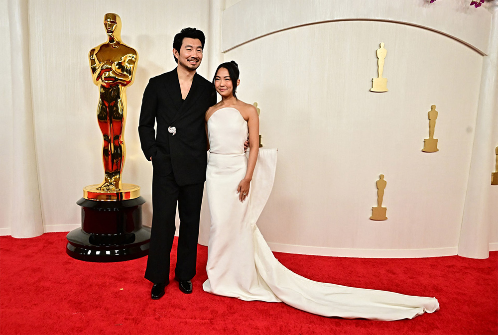 Оскарын наадам эхэллээ: Улаан хивсний ёслолд бүрдүүлсэн алдартнуудын төрх (фото 22)