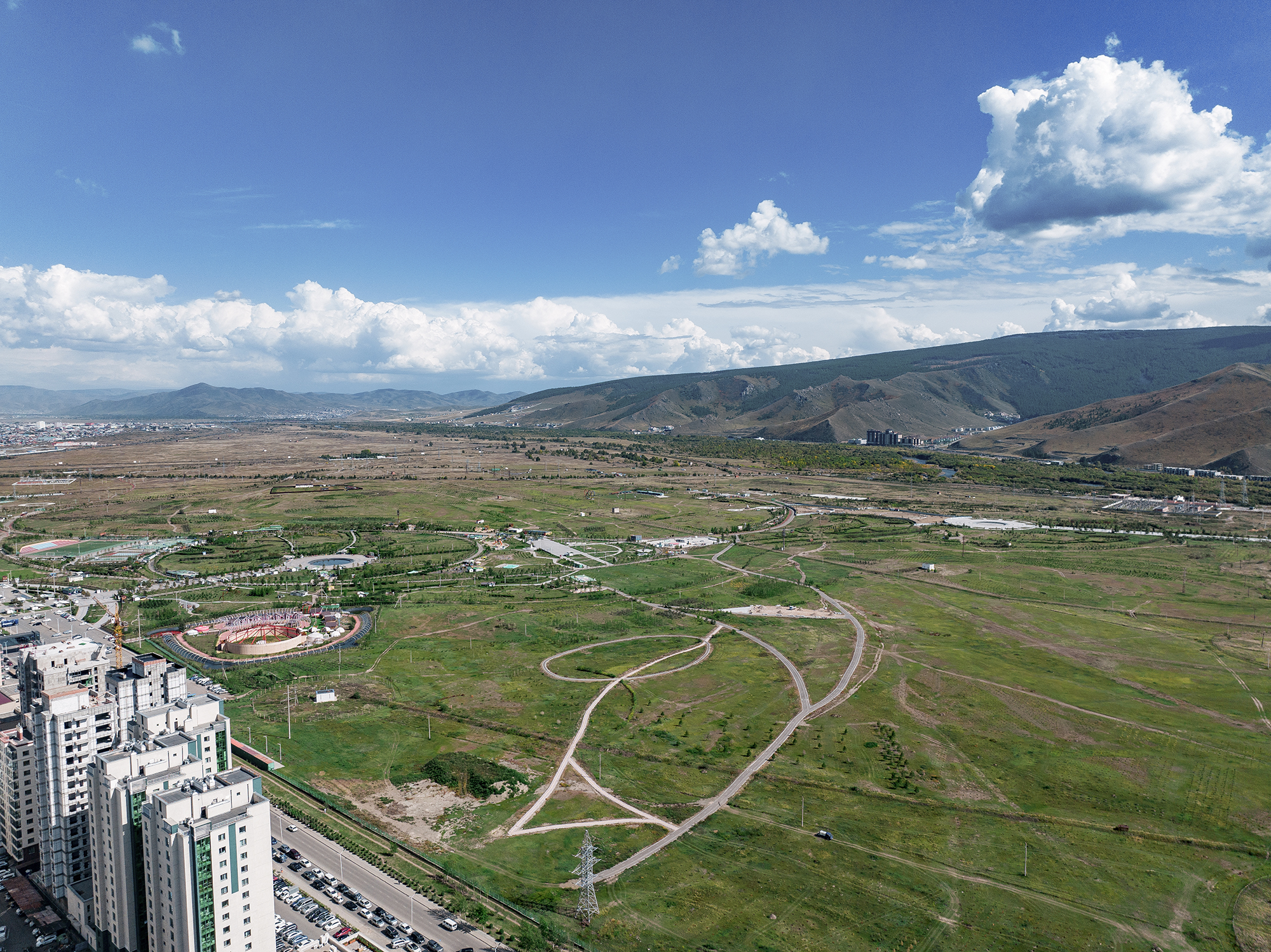 Чанартай, байршил сайтай орон сууцны эрэлд: 360 & 365 Mandala Residential Tower (фото 9)