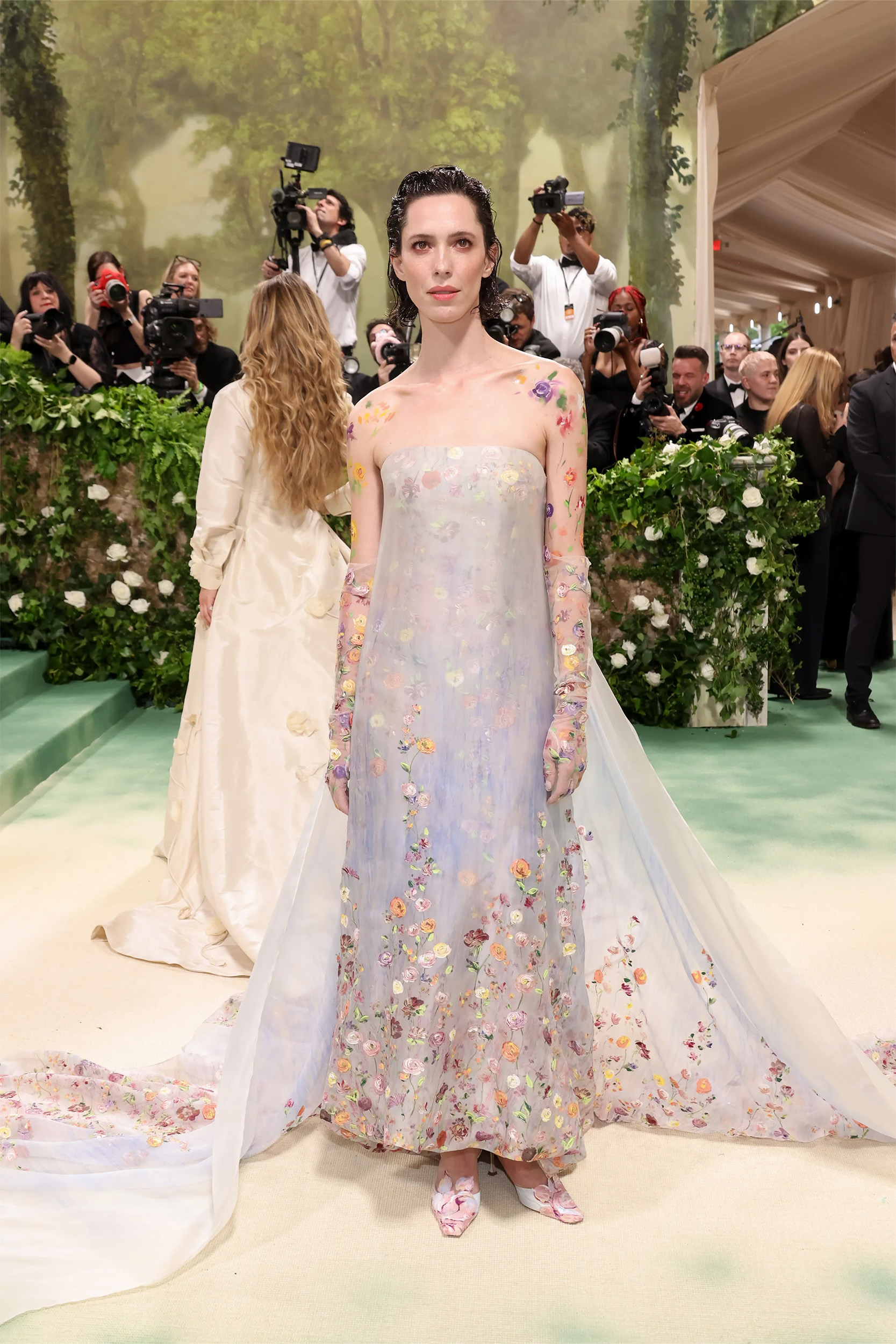 Met Gala 2024: Алдартнуудын бүрдүүлсэн төрхүүд (фото 24)