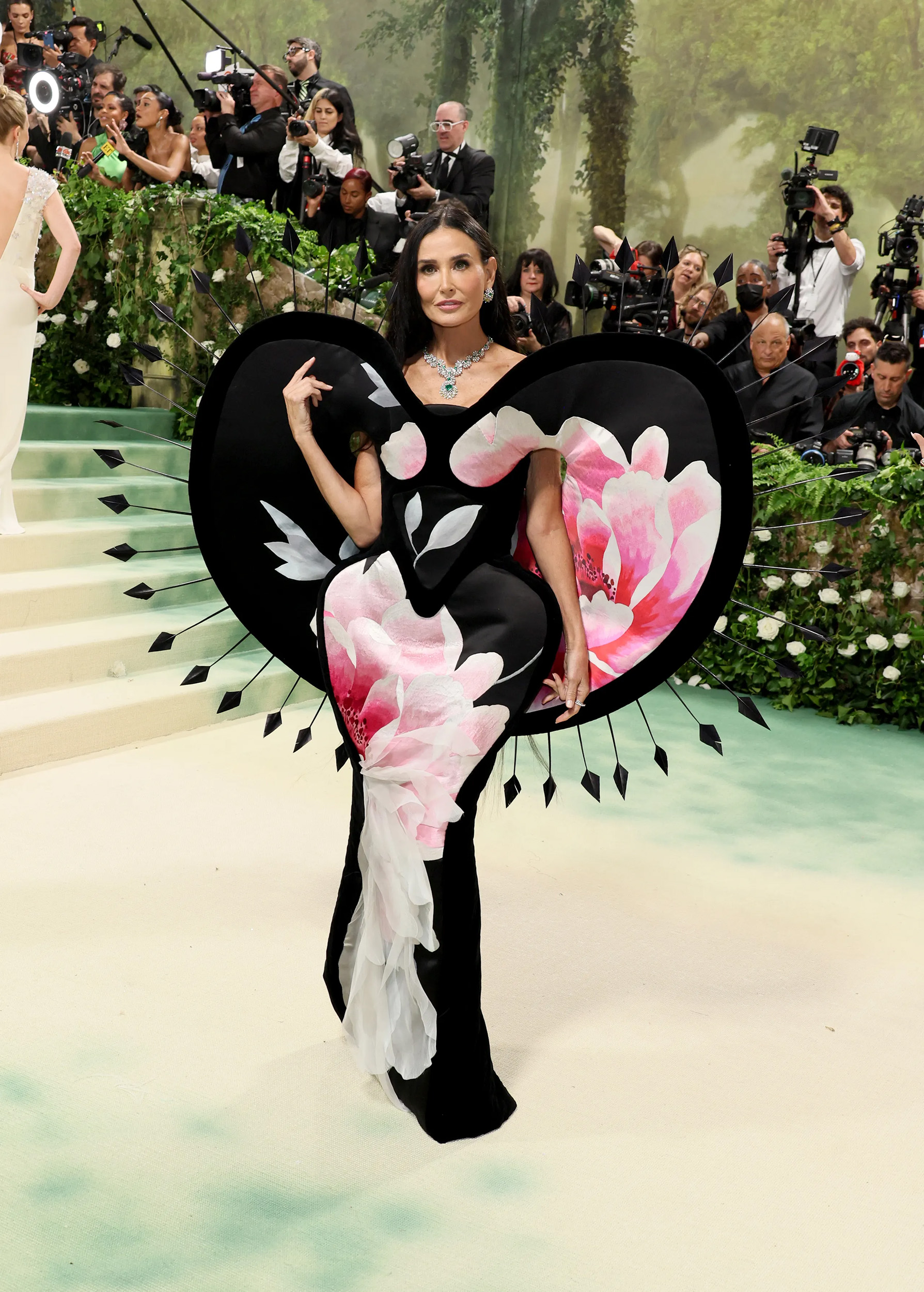 Met Gala 2024: Алдартнуудын бүрдүүлсэн төрхүүд (фото 8)