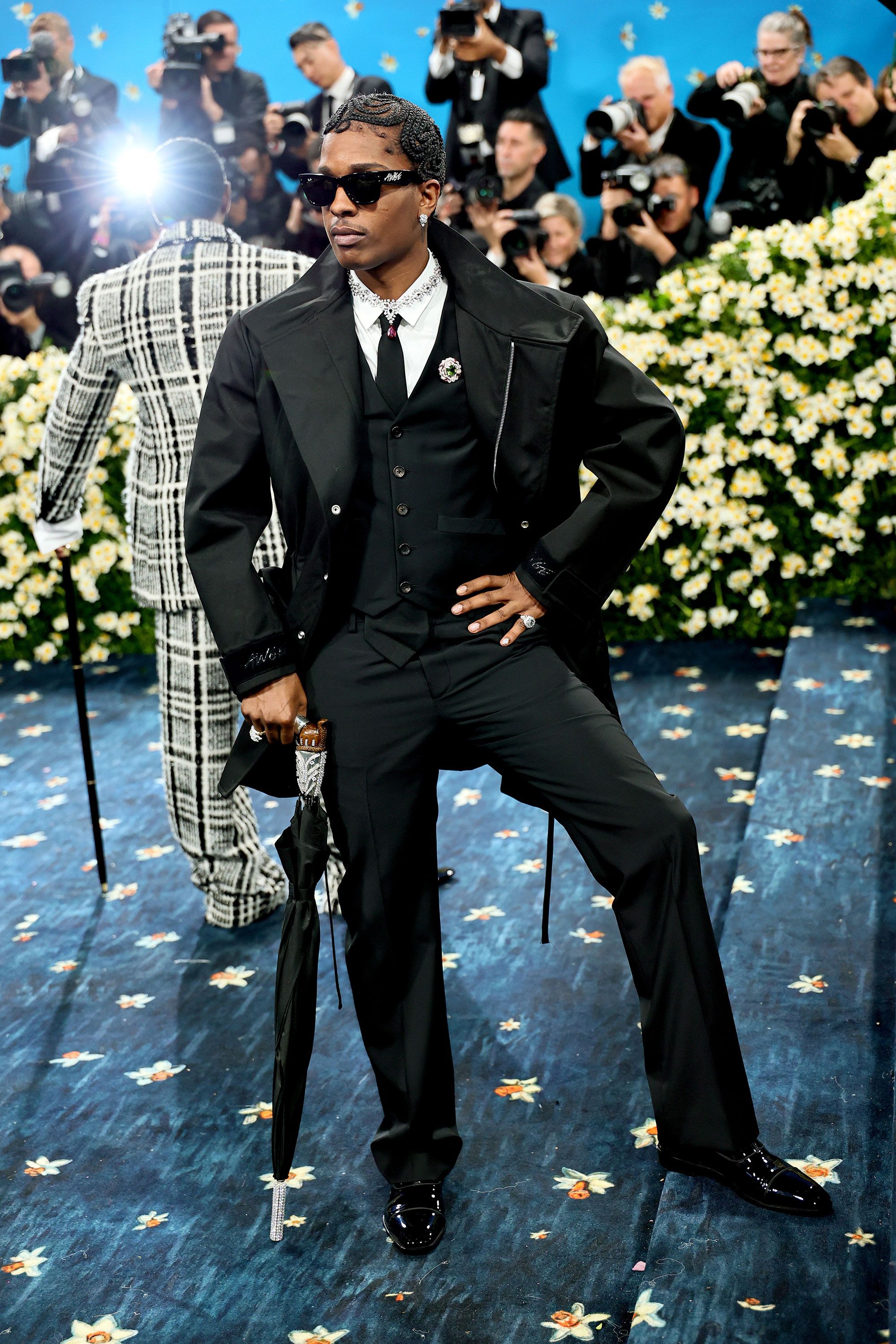 Met Gala 2025: Улаан хивсний шилдэг төрхүүд (фото 1)