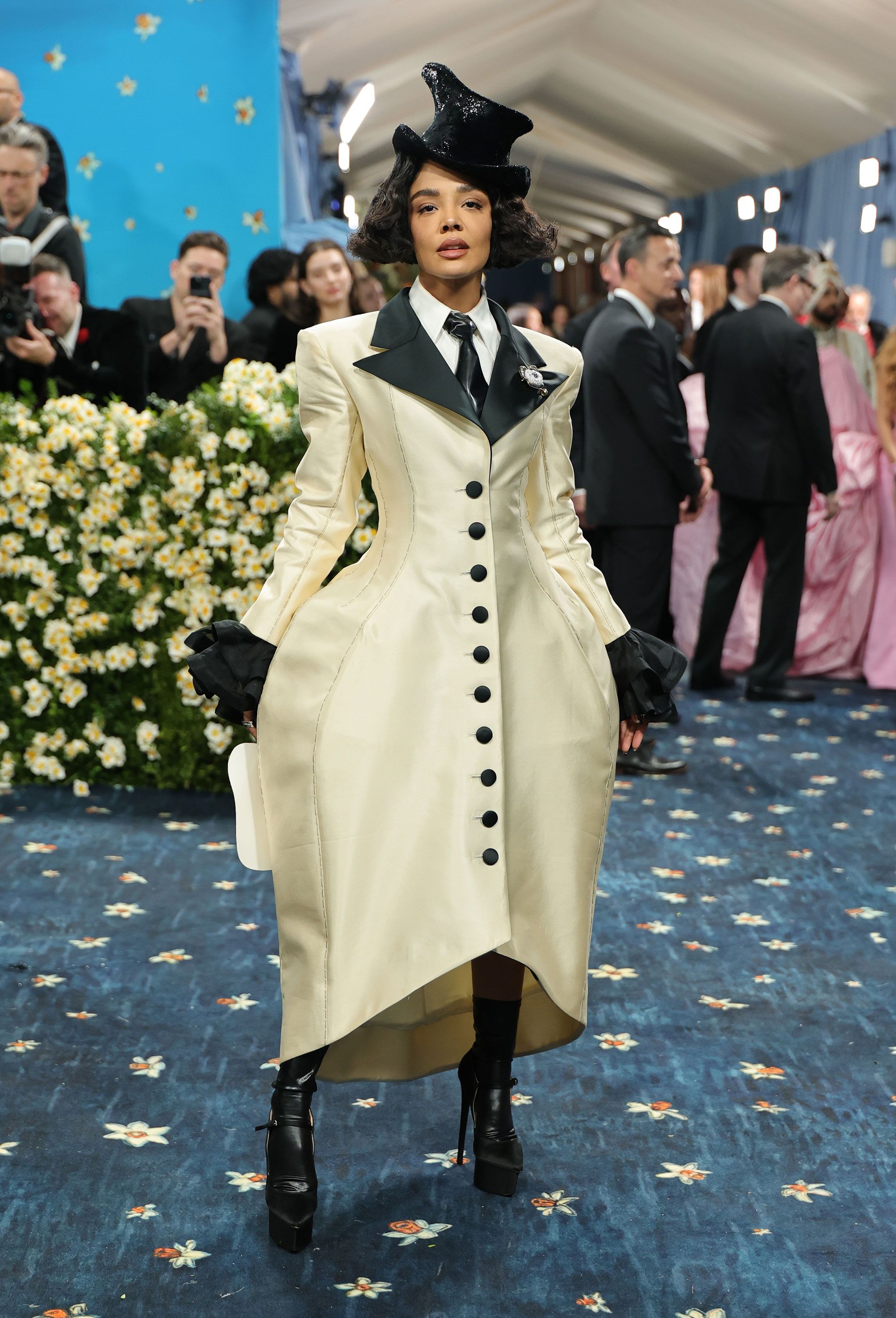 Met Gala 2025: Улаан хивсний шилдэг төрхүүд (фото 5)