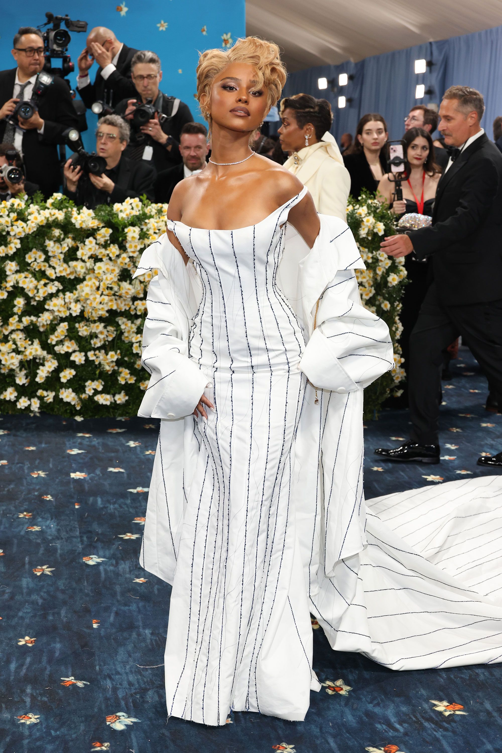 Met Gala 2025: Улаан хивсний шилдэг төрхүүд (фото 18)