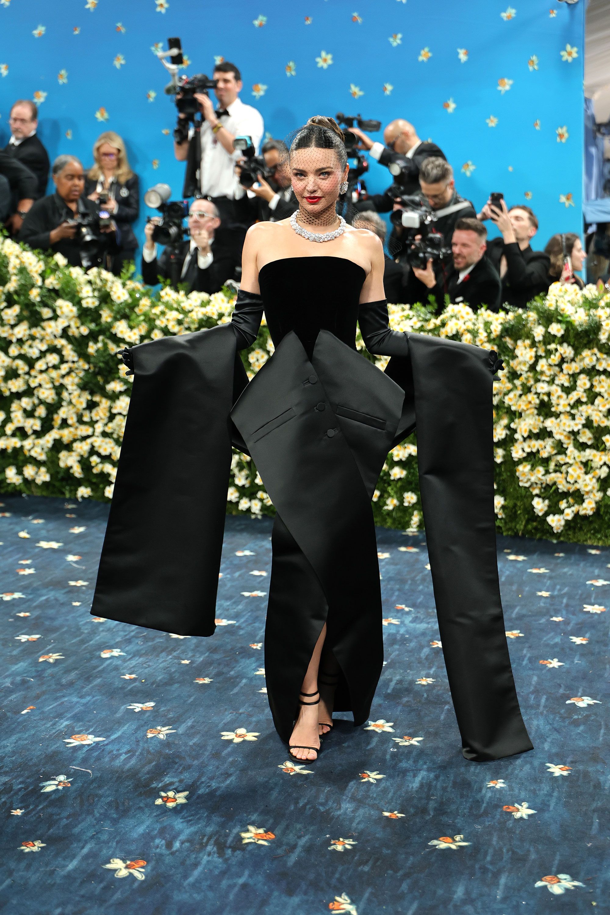 Met Gala 2025: Улаан хивсний шилдэг төрхүүд (фото 43)