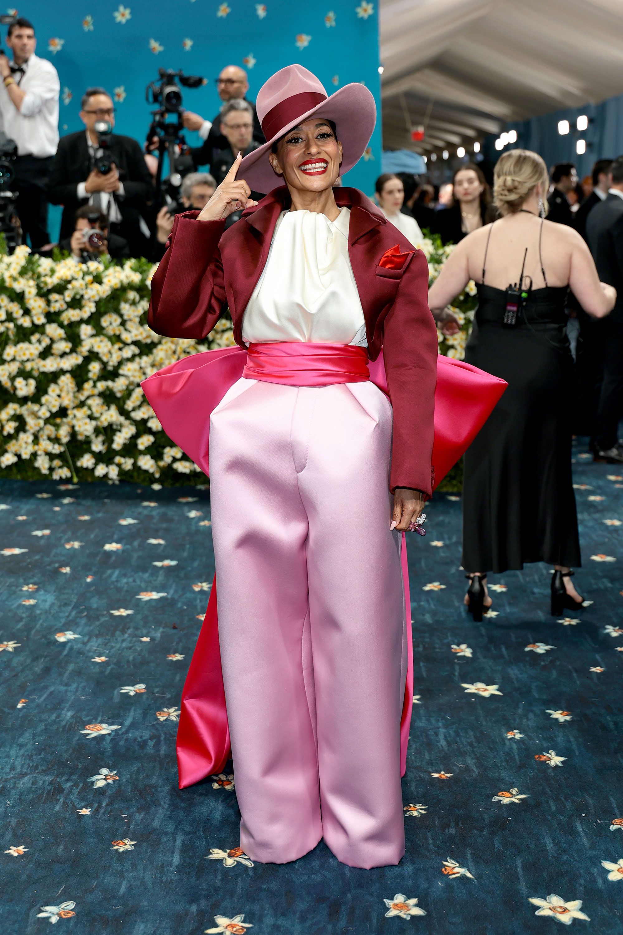 Met Gala 2025: Улаан хивсний шилдэг төрхүүд (фото 51)