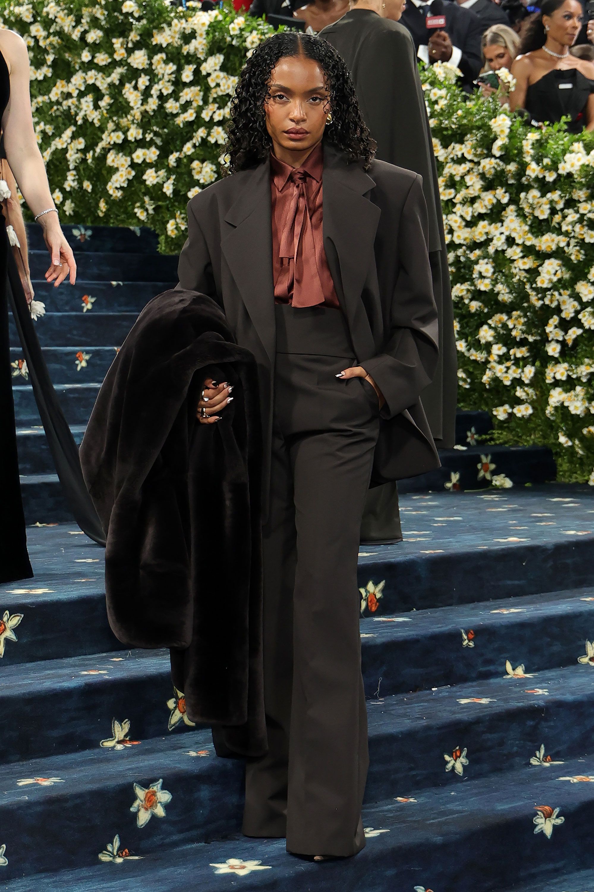 Met Gala 2025: Улаан хивсний шилдэг төрхүүд (фото 49)