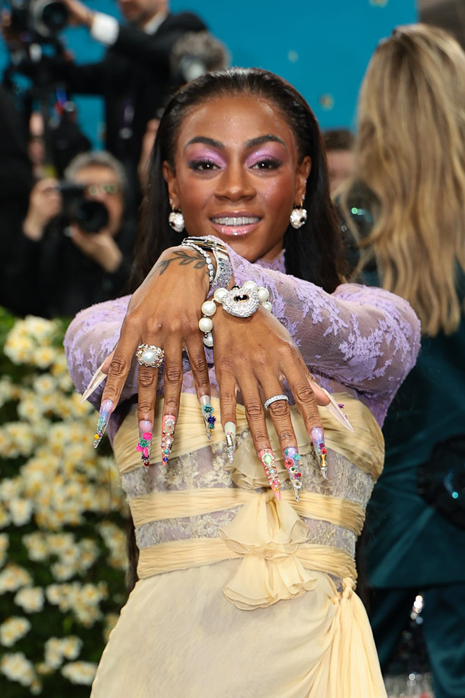 Met Gala 2025 дээрх онцлох гоо сайхны трендүүд (фото 17)