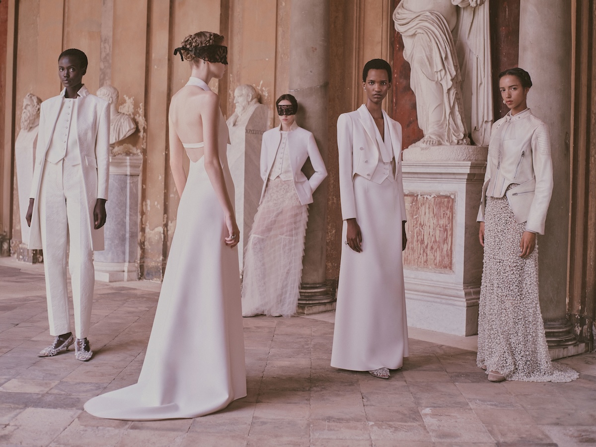 Dior, дизайнер Кьюрид "Баярлалаа" гэж хэллээ (фото 1)