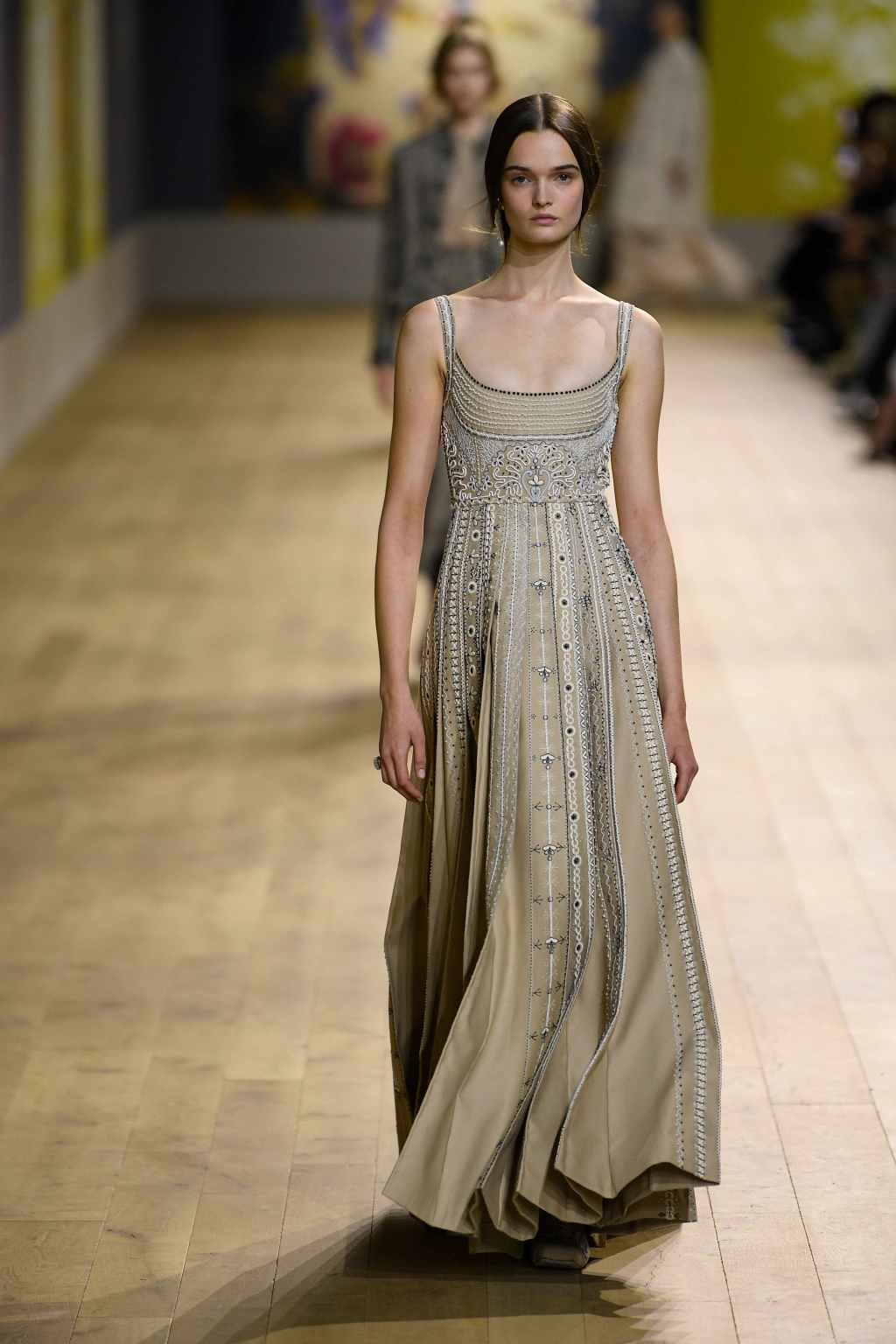 Dior, дизайнер Кьюрид "Баярлалаа" гэж хэллээ (фото 12)