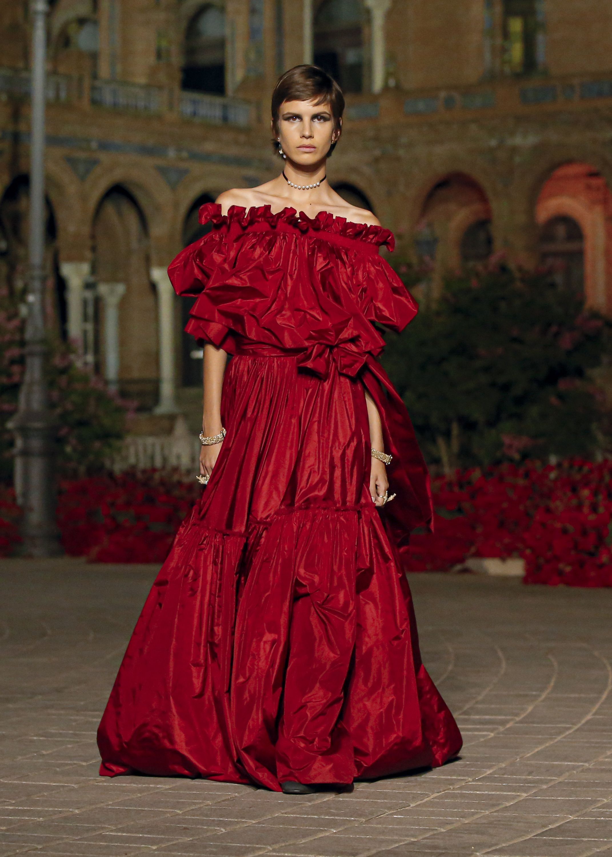 Dior, дизайнер Кьюрид "Баярлалаа" гэж хэллээ (фото 14)