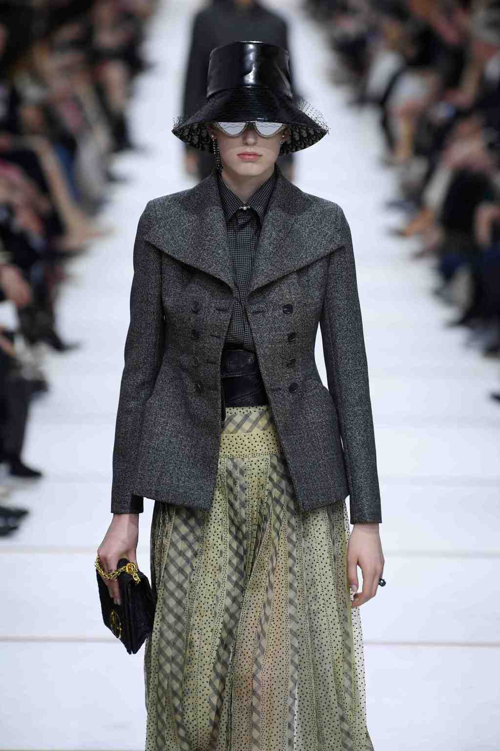 Dior, дизайнер Кьюрид "Баярлалаа" гэж хэллээ (фото 22)